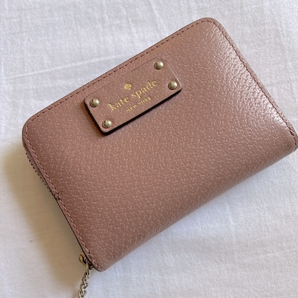 Light mauve Kate spade wallet! - Picture 3 of 3